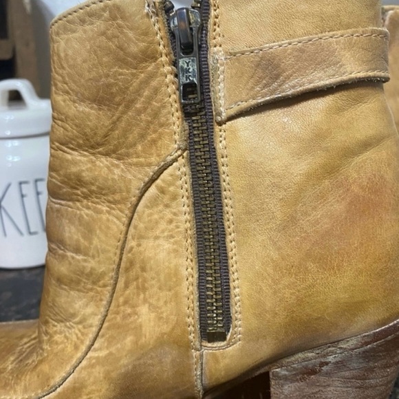 Bed|Stu | Isla Distressed Leather Short Ankle Booties - Picture 10 of 14